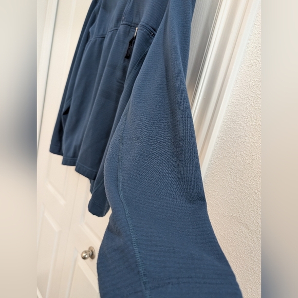 Patagonia Men's R1 Blue Pullover - Picture 5 of 9